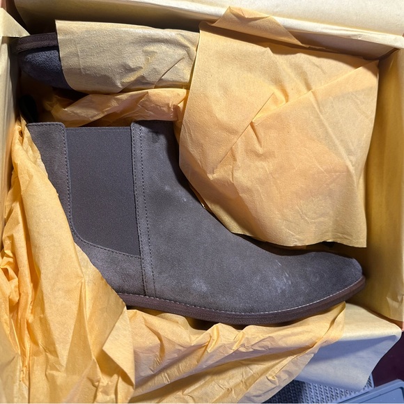 - $945 Tods ankle boots tan suede New in box sz1 2.5